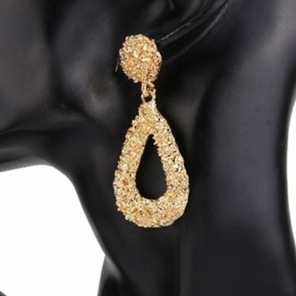Geometric Teardrop shape Earrings - Picture 1 of 5